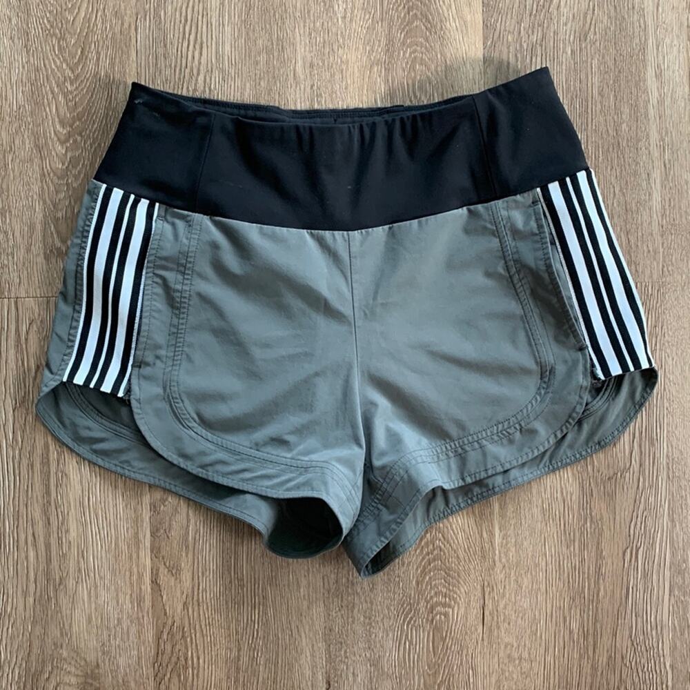 Athleta Ascender 4" High Rise Shorts Size 6 Gray UPF 50 Pockets No Liner